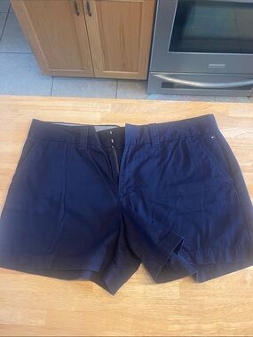 Tommy Hilfiger Women's Navy Flat-Front Shorts - NWOT